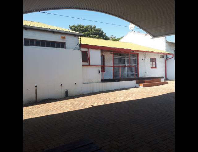 M² OFFICE TO LET IN ROCKY DRIFT